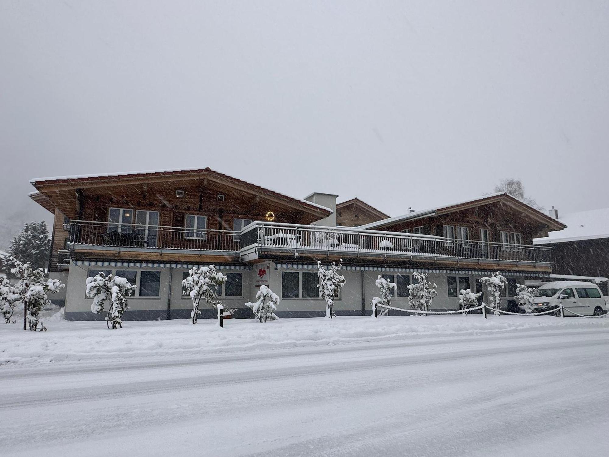Swiss Chalet Holidays ริงเกนแบร์ก ภายนอก รูปภาพ